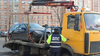 В Саратовской области начали действовать новые правила эвакуации машин