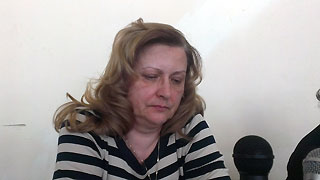 Лариса Абрамова в колонии шьет форму для полиции