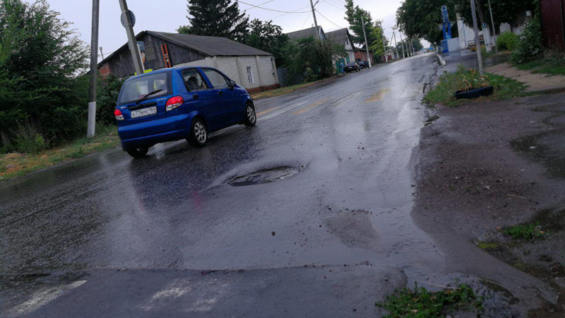 В Красноармейске на отремонтированной дороге обнаружилось 20 дефектов