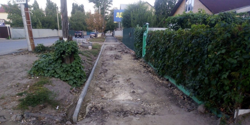 Жители Новоузенских проездов обеспокоены подтоплением дворов после завершения ремонта тротуаров