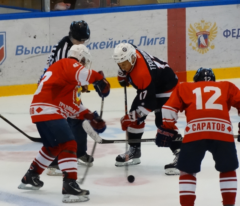 В Саратове открылся сезон НХЛ