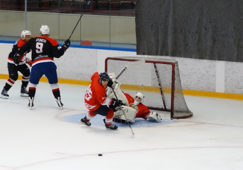 В Саратове открылся сезон НХЛ