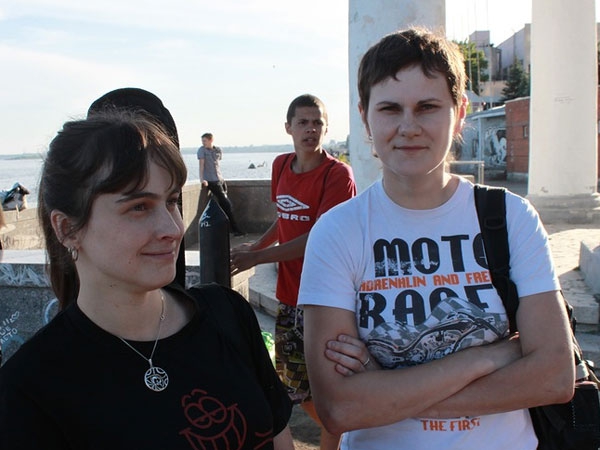 Сторонников геев гоняли по проспекту и обливали пивом