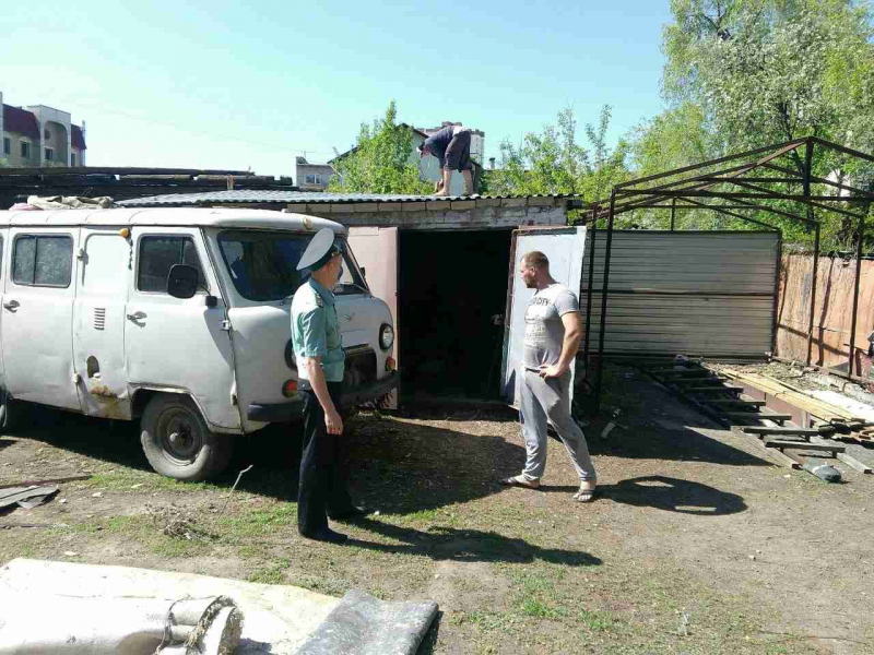 В центре Саратова принудительно демонтирован гараж