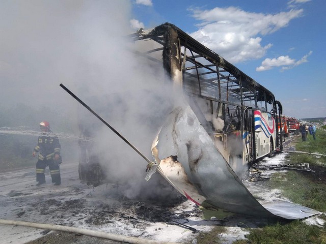 При въезде в Красноармейск сгорел автобус «Властелина»