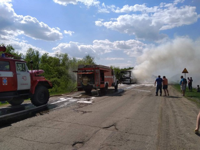 При въезде в Красноармейск сгорел автобус «Властелина»