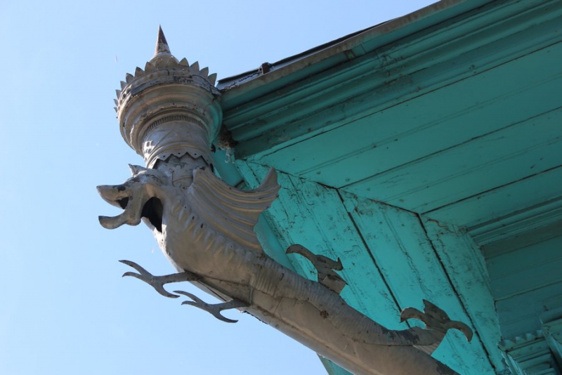 В Балашове журналистам показали балкон Троцкого, 100-летние обои и драконов