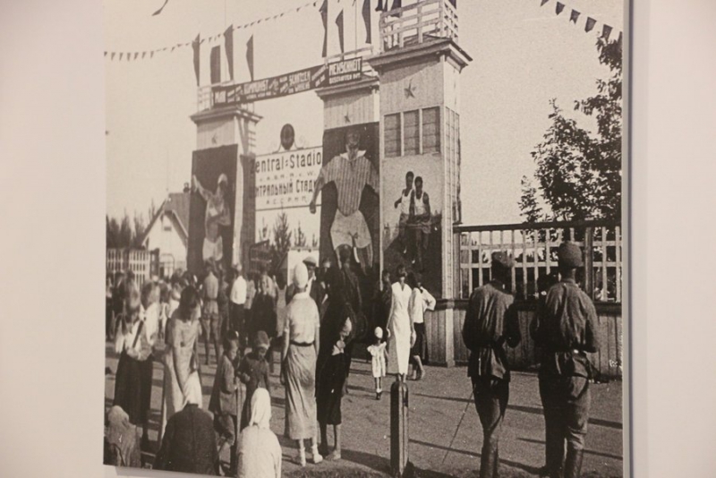 Немецкие туристы ждут, когда в саратовских селах восстановят кирхи