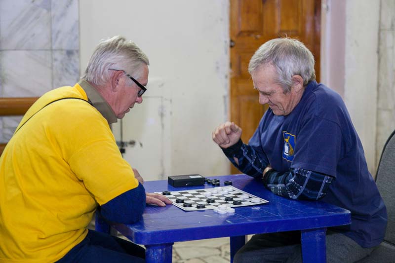 В Татищеве определились чемпионы по шахматам и шашкам среди пенсионеров