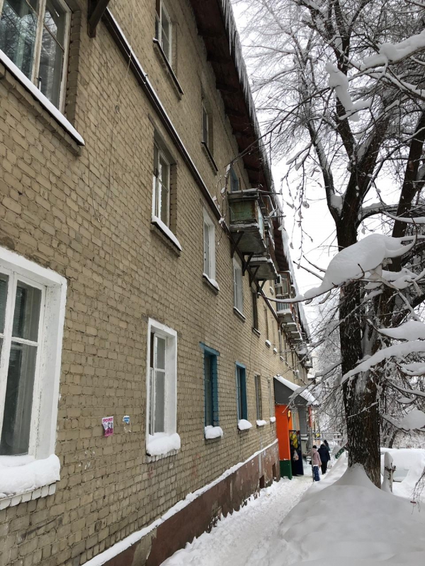 Главе Саратова внесли представление за сосульки и огромные сугробы