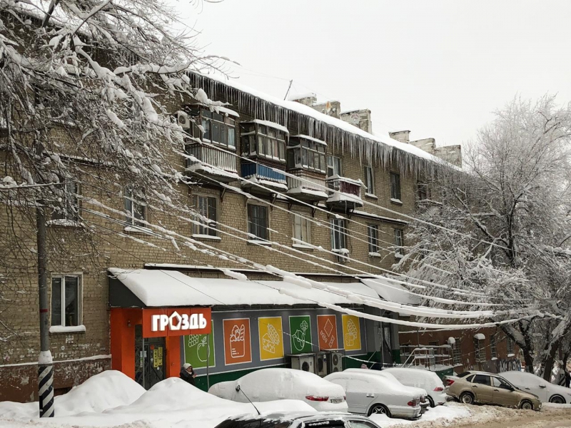 Главе Саратова внесли представление за сосульки и огромные сугробы