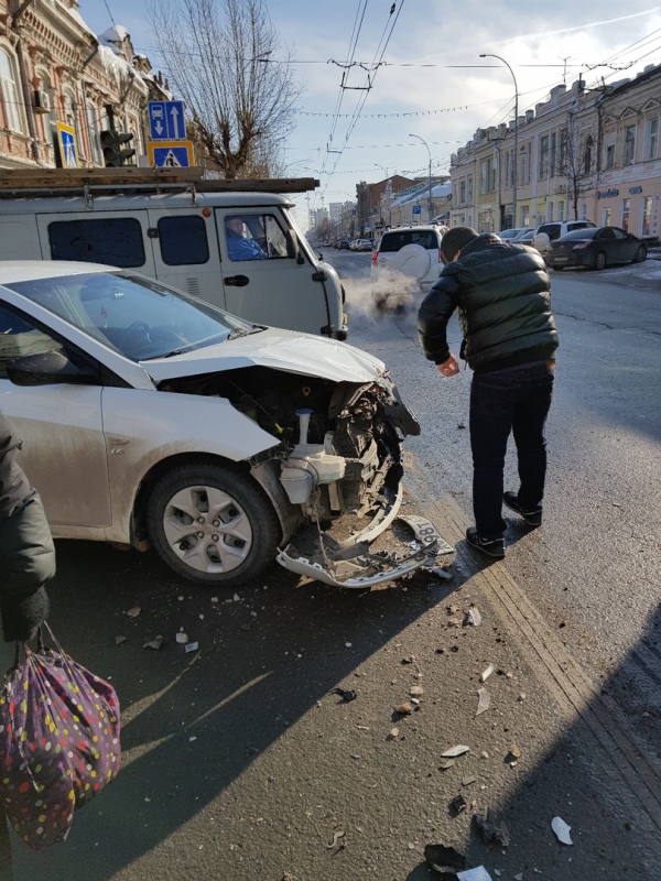 На Московской «Солярис» протаранил автобус №11