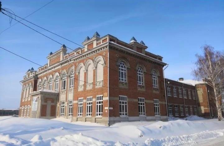 В Балакове прокуроры помогли восстановить речное училище ХIХ века