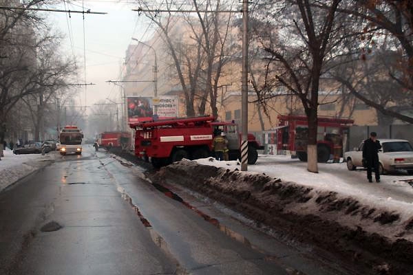 В школе 99 горит межэтажное перекрытие