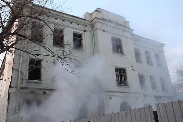 В школе 99 горит межэтажное перекрытие