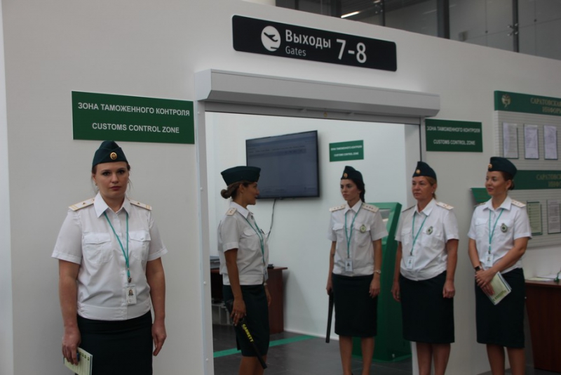 Губернатор проводил саратовцев в первый заграничный рейс из аэропорта Гагарин