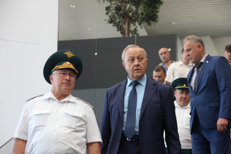 Губернатор проводил саратовцев в первый заграничный рейс из аэропорта Гагарин