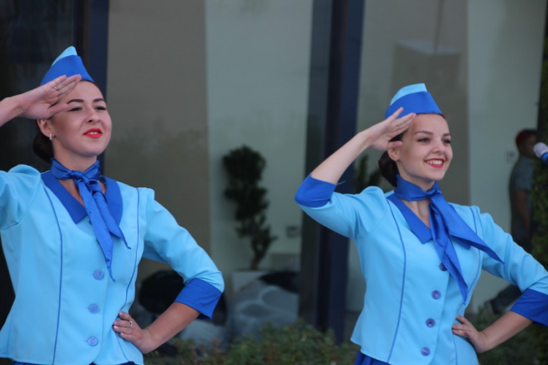 Губернатор проводил саратовцев в первый заграничный рейс из аэропорта Гагарин