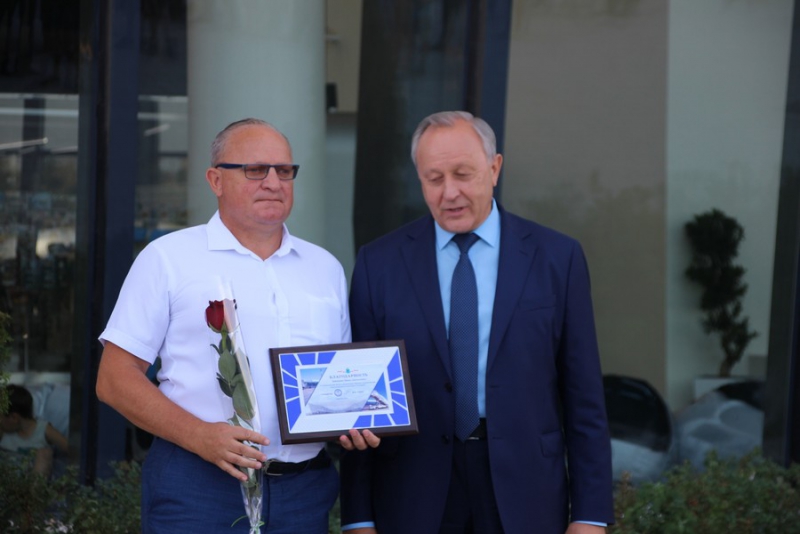 Губернатор проводил саратовцев в первый заграничный рейс из аэропорта Гагарин