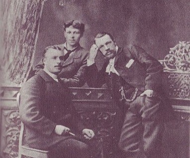 Проект volodin.saratov рассказал о разрушении памятника основателю цирка в Саратове