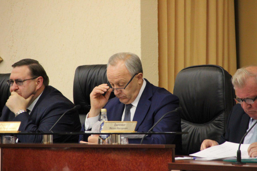 Радаев спросил у профсоюзного деятеля, где в регионе самые высокие зарплаты