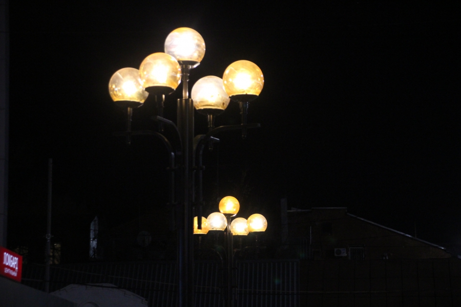 У «Детского мира» частично восстановили «золотые огни» Саратова