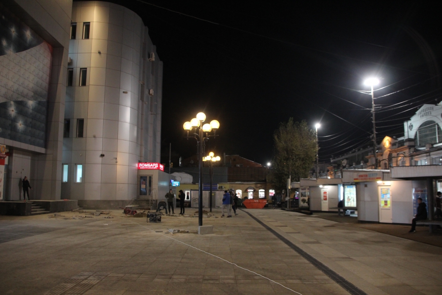 У «Детского мира» частично восстановили «золотые огни» Саратова