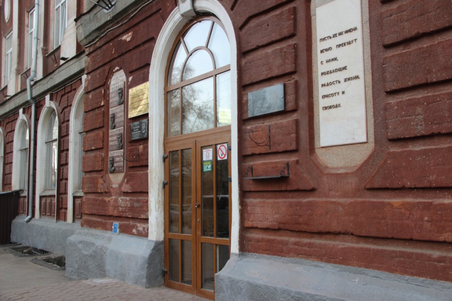 Володин намерен бороться за сохранение саратовской «школы героев»