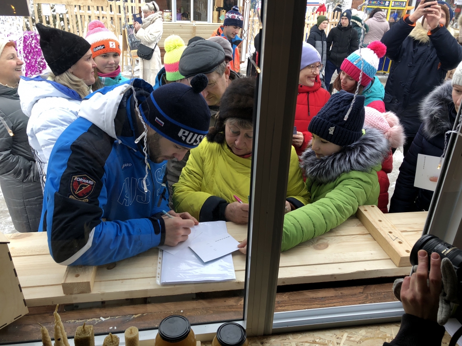 Сотни жителей Хвалынска и гостей города отметили Рождество Христово