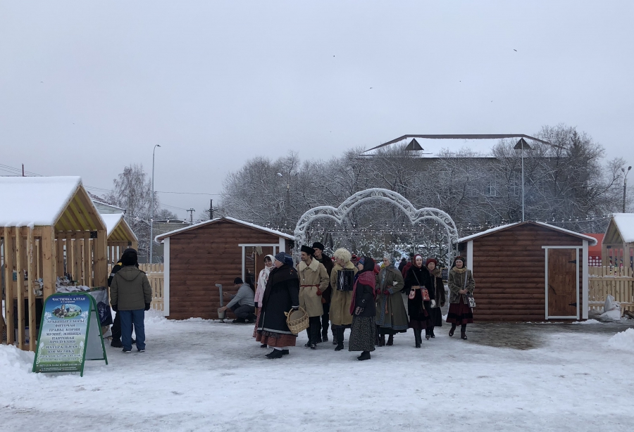 Сотни жителей Хвалынска и гостей города отметили Рождество Христово