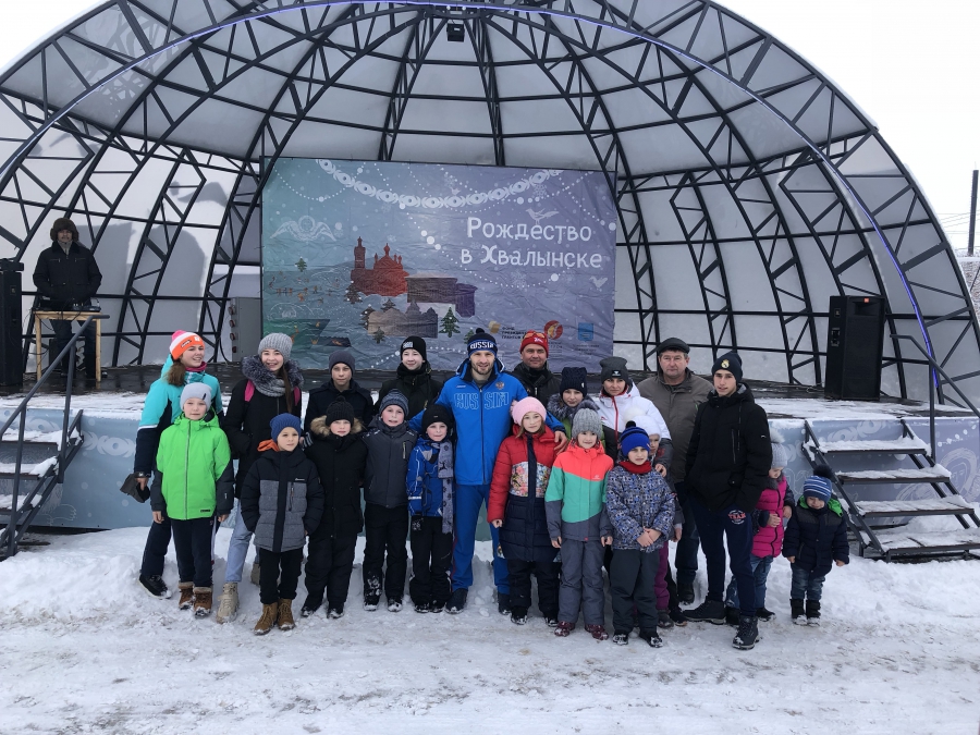 Сотни жителей Хвалынска и гостей города отметили Рождество Христово