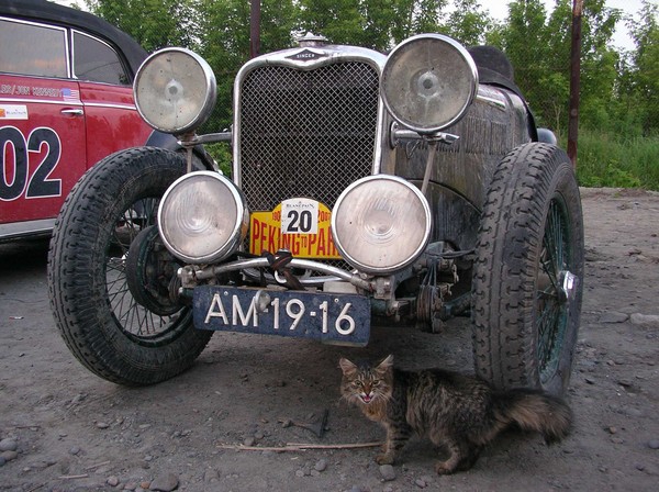В Китае стартовали участники ретроралли «Пекин-Париж»