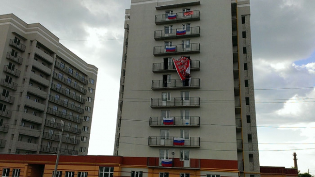 Возмущенные дольщики «Новостроя» требуют отдать им дома