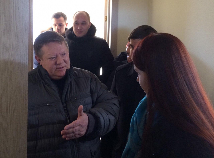 Панков встретился со строителями в 11-м микрорайоне Солнечного-2