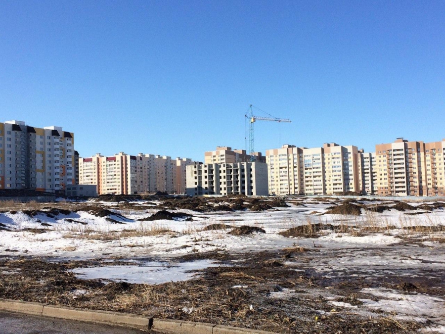 Панков встретился со строителями в 11-м микрорайоне Солнечного-2