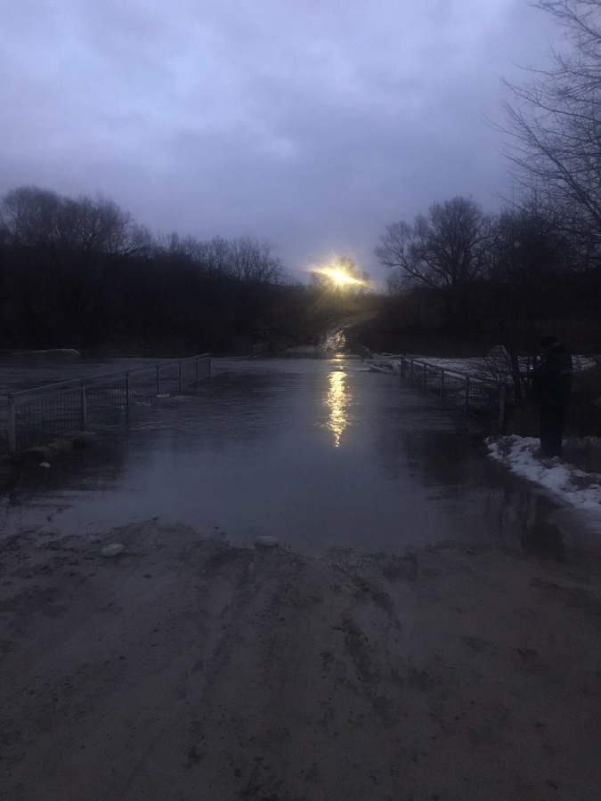 В регионе начался паводок: в Лысогорском районе закрыты 2 моста