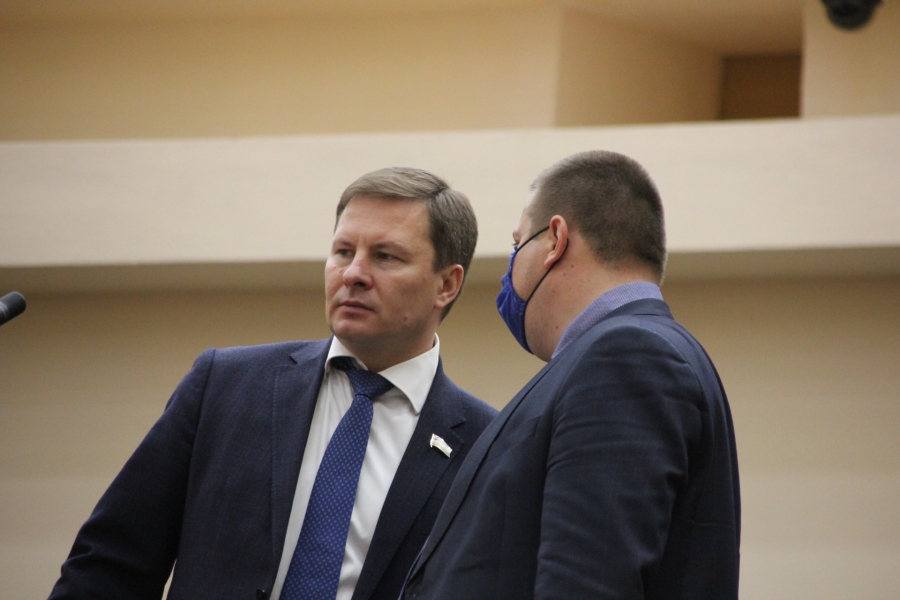 На заседании думы раскритиковали популисткое предложение о выплате всем саратовцам по 10 тысяч рублей