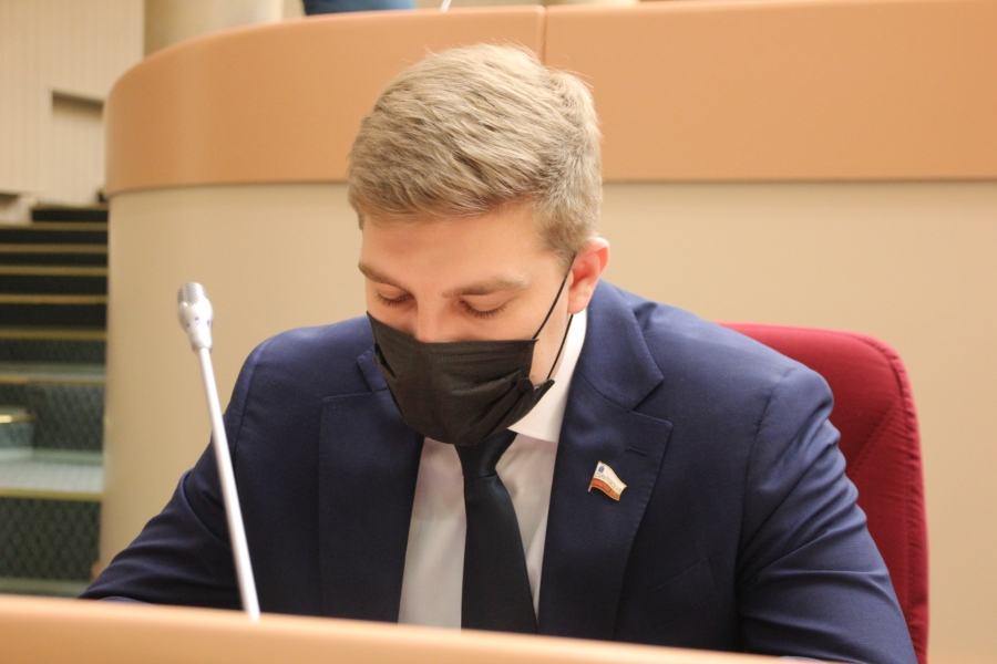 На заседании думы раскритиковали популисткое предложение о выплате всем саратовцам по 10 тысяч рублей