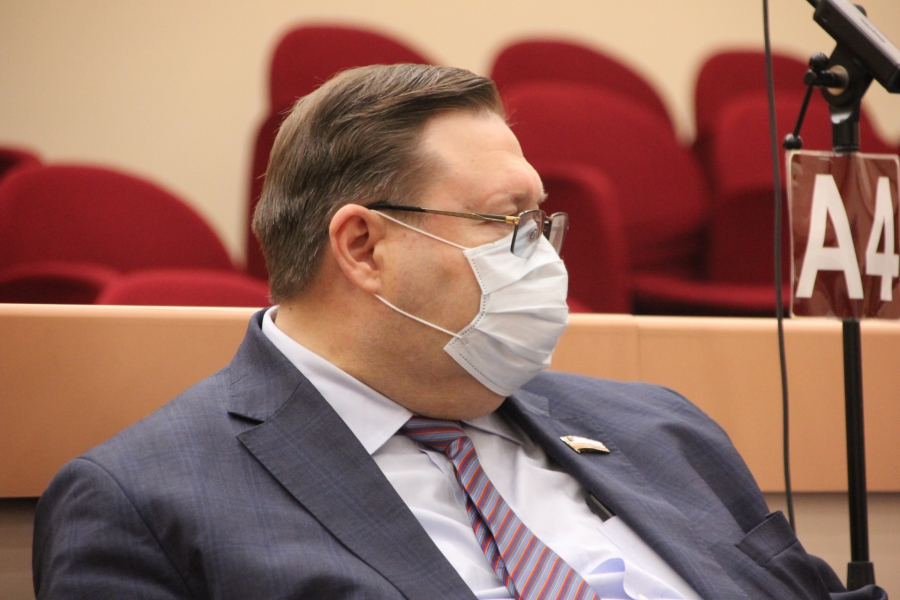 На заседании думы раскритиковали популисткое предложение о выплате всем саратовцам по 10 тысяч рублей