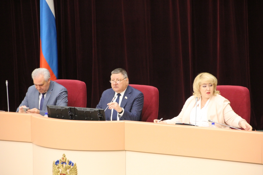 На заседании думы раскритиковали популисткое предложение о выплате всем саратовцам по 10 тысяч рублей