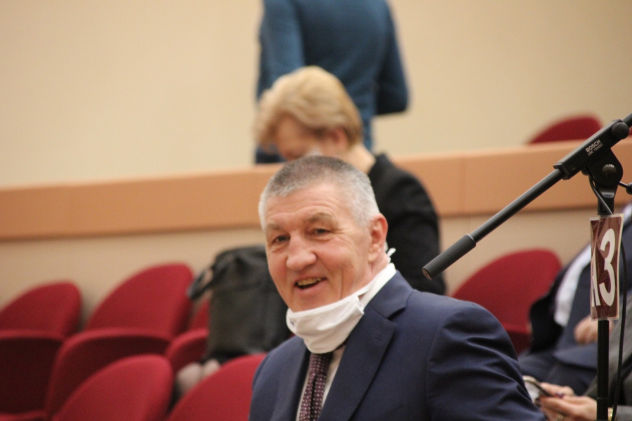 На заседании думы раскритиковали популисткое предложение о выплате всем саратовцам по 10 тысяч рублей