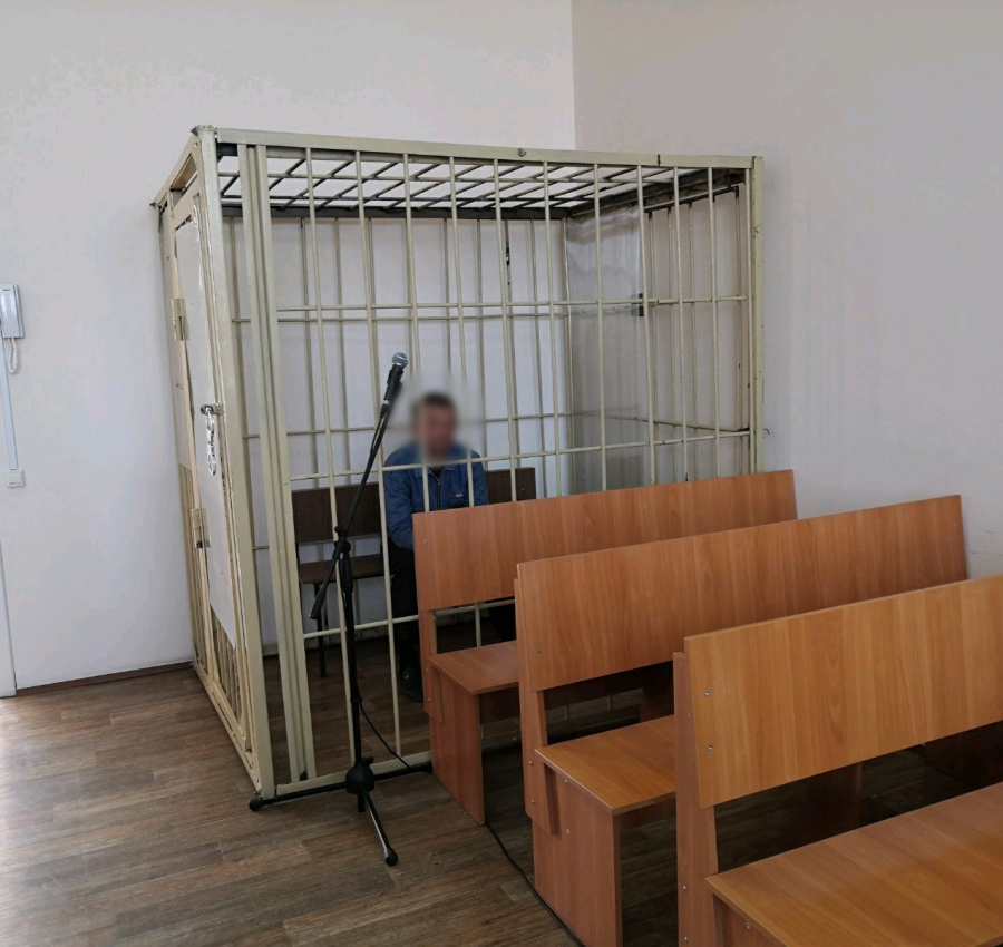 Двое мужчин по очереди убивали жителя Самойловки табуретом