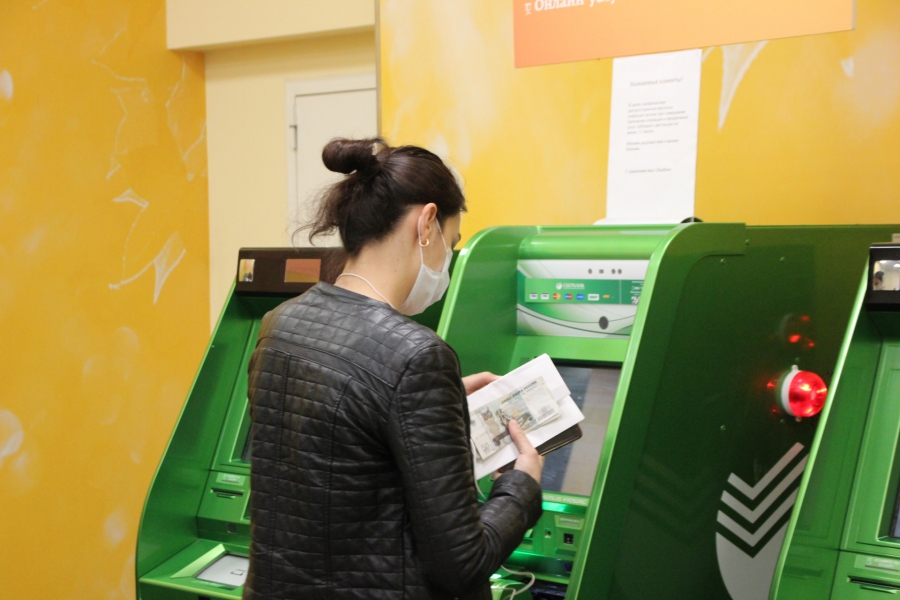 Полицейский рейд: Саратовцы носят маски, но не верят в них