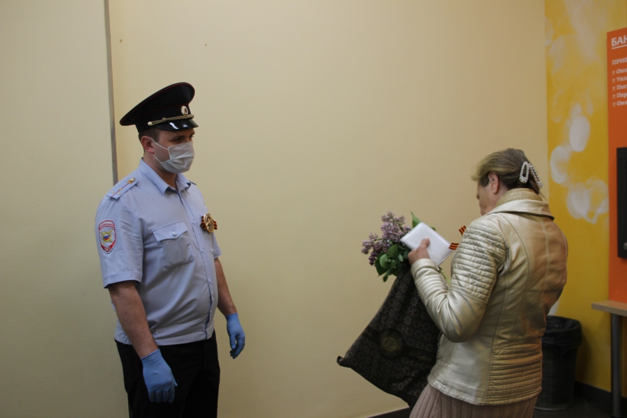 Полицейский рейд: Саратовцы носят маски, но не верят в них