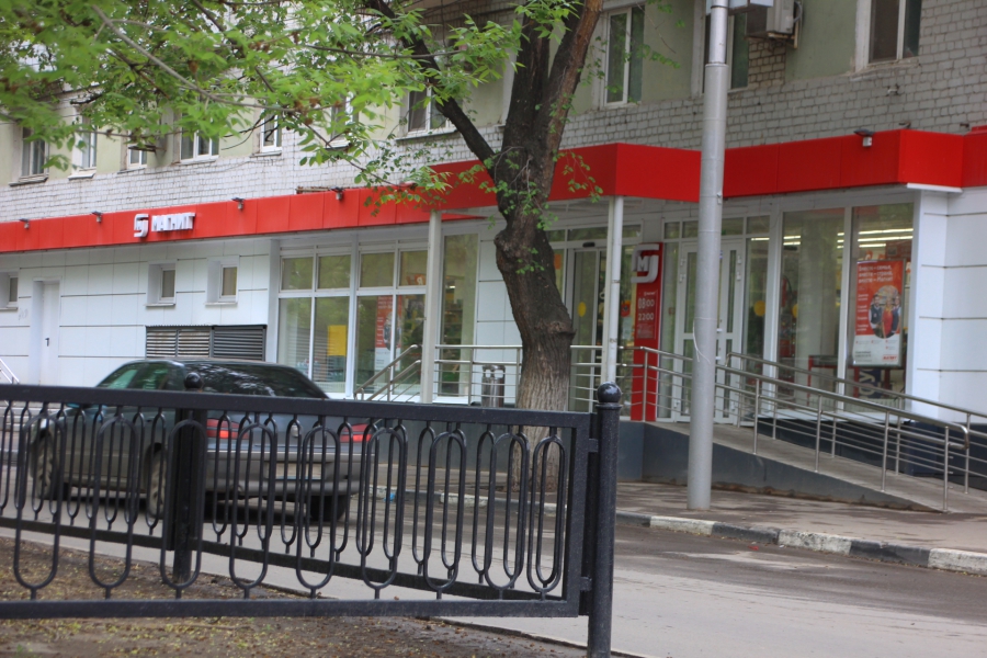 Полицейский рейд: Саратовцы носят маски, но не верят в них