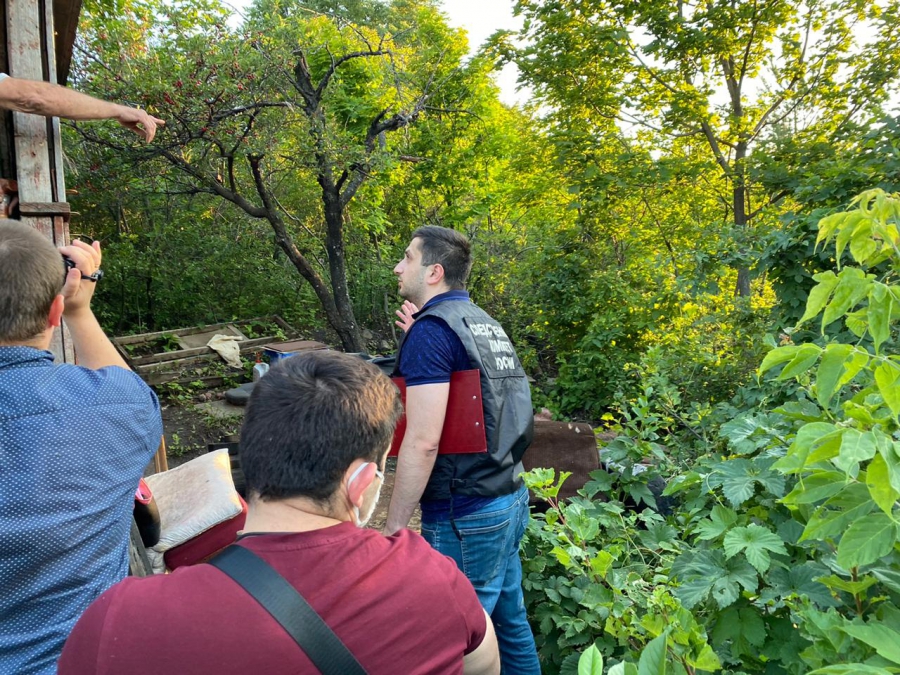 В Волжском районе во время фотосессии нашли спрятанный труп мужчины