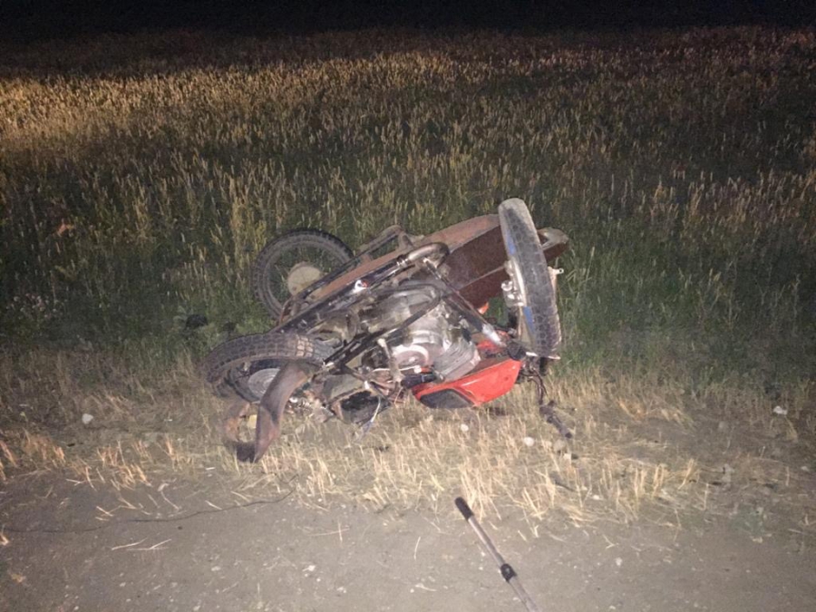 В жестком столкновении мотоцикла и кроссовера погиб мужчина