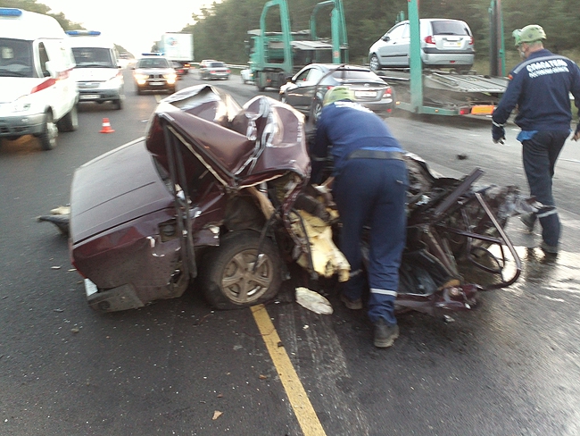 Младший лейтенант полиции и его невеста погибли в ДТП с автобусом