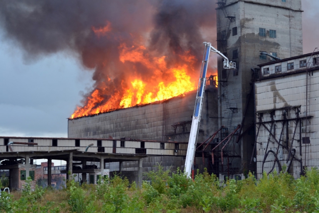 Первый осенний день ознаменовался двумя крупными пожарами в Саратове