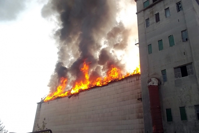 Первый осенний день ознаменовался двумя крупными пожарами в Саратове